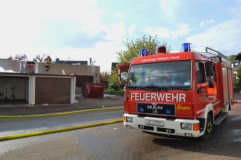 Feuer 3 Flachdach Bergisch Gladbach Albert Dimmers Str P86.JPG - Miklos Laubert
